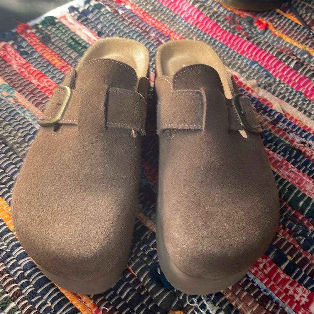 Cushionaire Platform Slip On Clog Sz 8.5 W